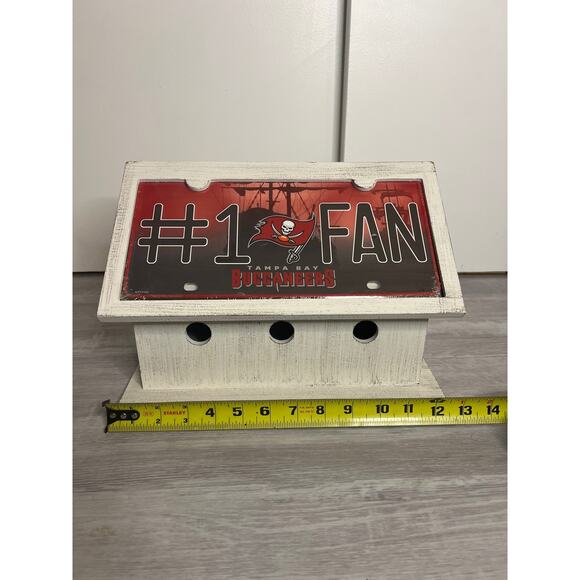 Wooden removable bucs tag plate bird feeder - Picture 12 of 12